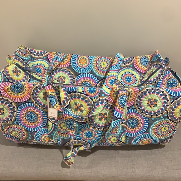 NWT vera bradley xl travel duffel sunny medallion - Picture 6 of 12